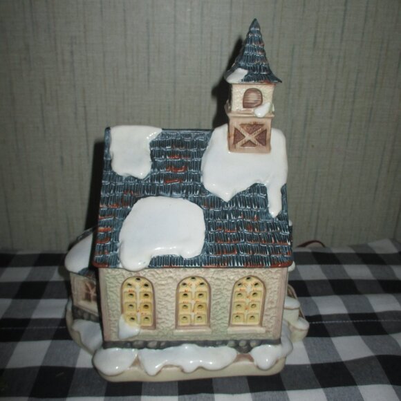 Hawthorne Goebel Hummel Bavarian Village Angels Duet Lighted Church - Picture 4 of 5